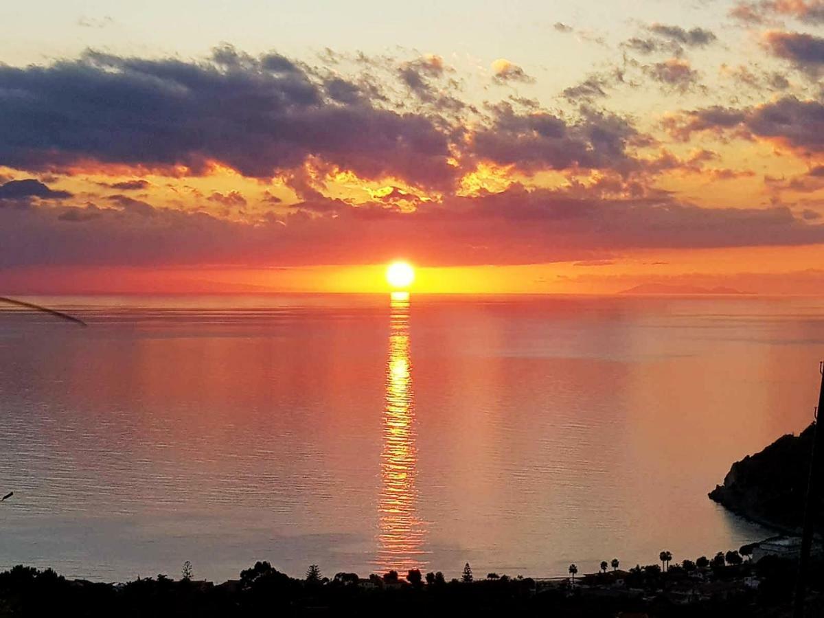Naturamare Apartments - Piscina Idromassaggio Con Vista Mare Aperta Fino Alle Ore 22-00 Capo Vaticano Bagian luar foto